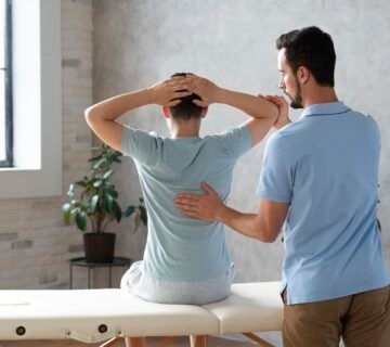 Medium shot man helping patient physiotherapy 360x320